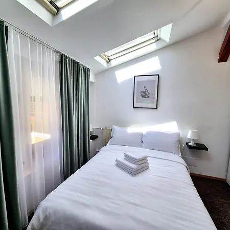 Boutique Old 4 *