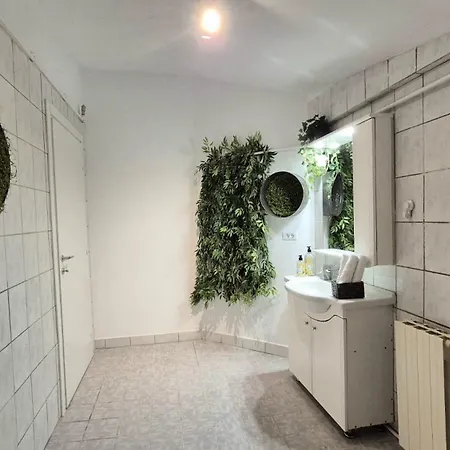 Boutique Old 4 * Bucharest