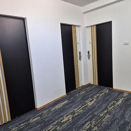 Boutique Old 4 * Bukarest