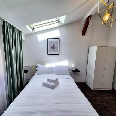 Boutique Old 4 * Bucharest