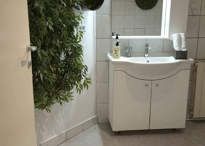 Boutique Old 4 Апартаменти *