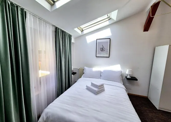 Boutique Old 4 *