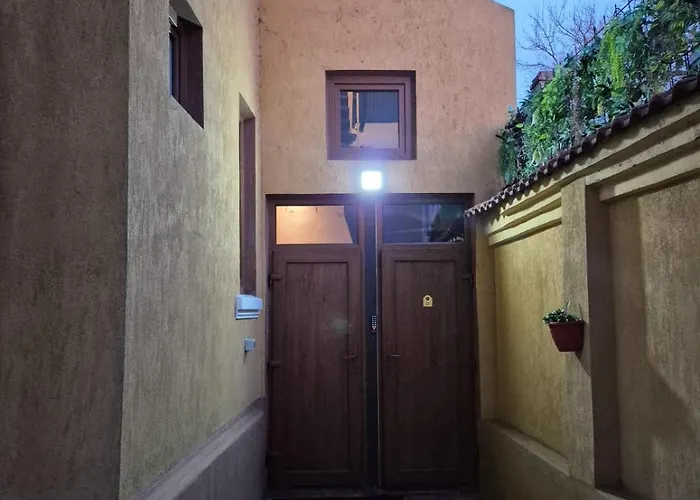 Boutique Old 4 * Бухарест