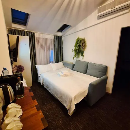 Boutique Old 4 *