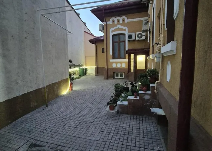 Boutique Old 4 *